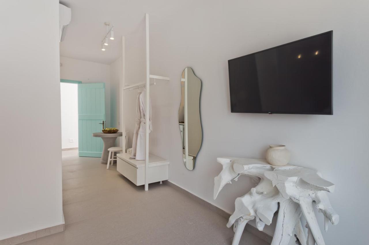Enilion Luxury Suites 키라파나기아 외부 사진
