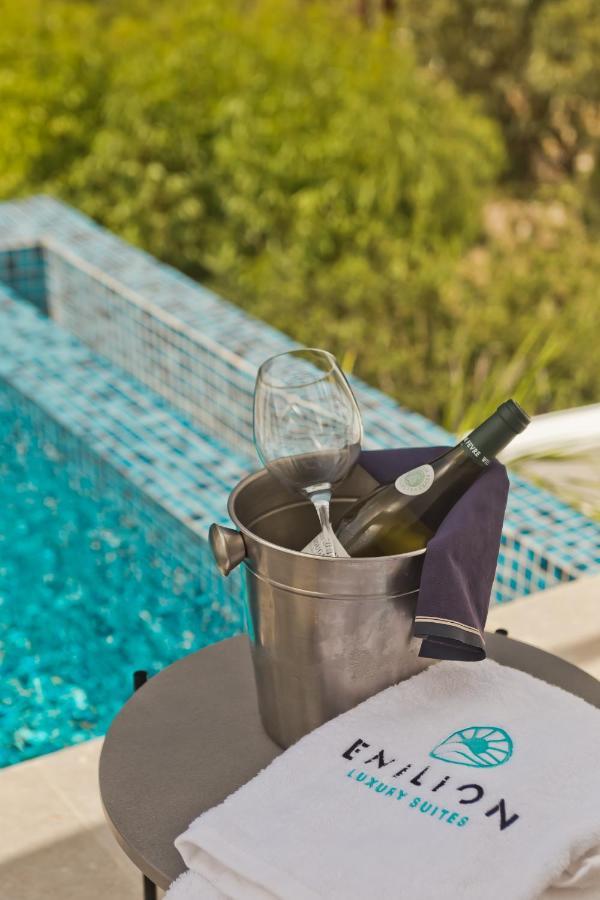 Enilion Luxury Suites 키라파나기아 외부 사진