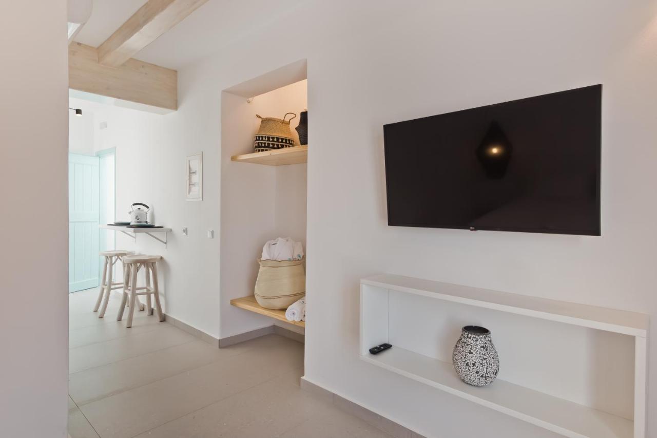Enilion Luxury Suites 키라파나기아 외부 사진