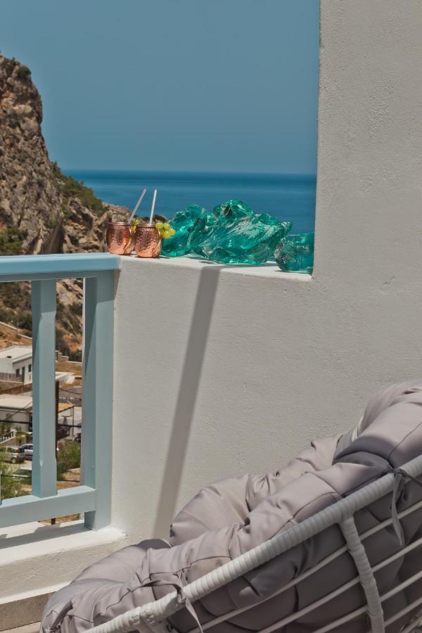 Enilion Luxury Suites 키라파나기아 외부 사진