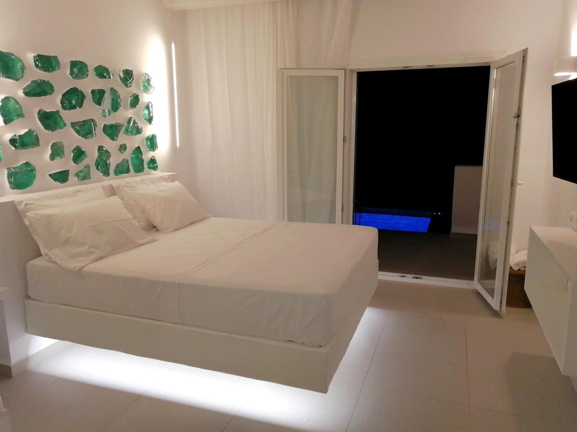 Enilion Luxury Suites 키라파나기아 외부 사진