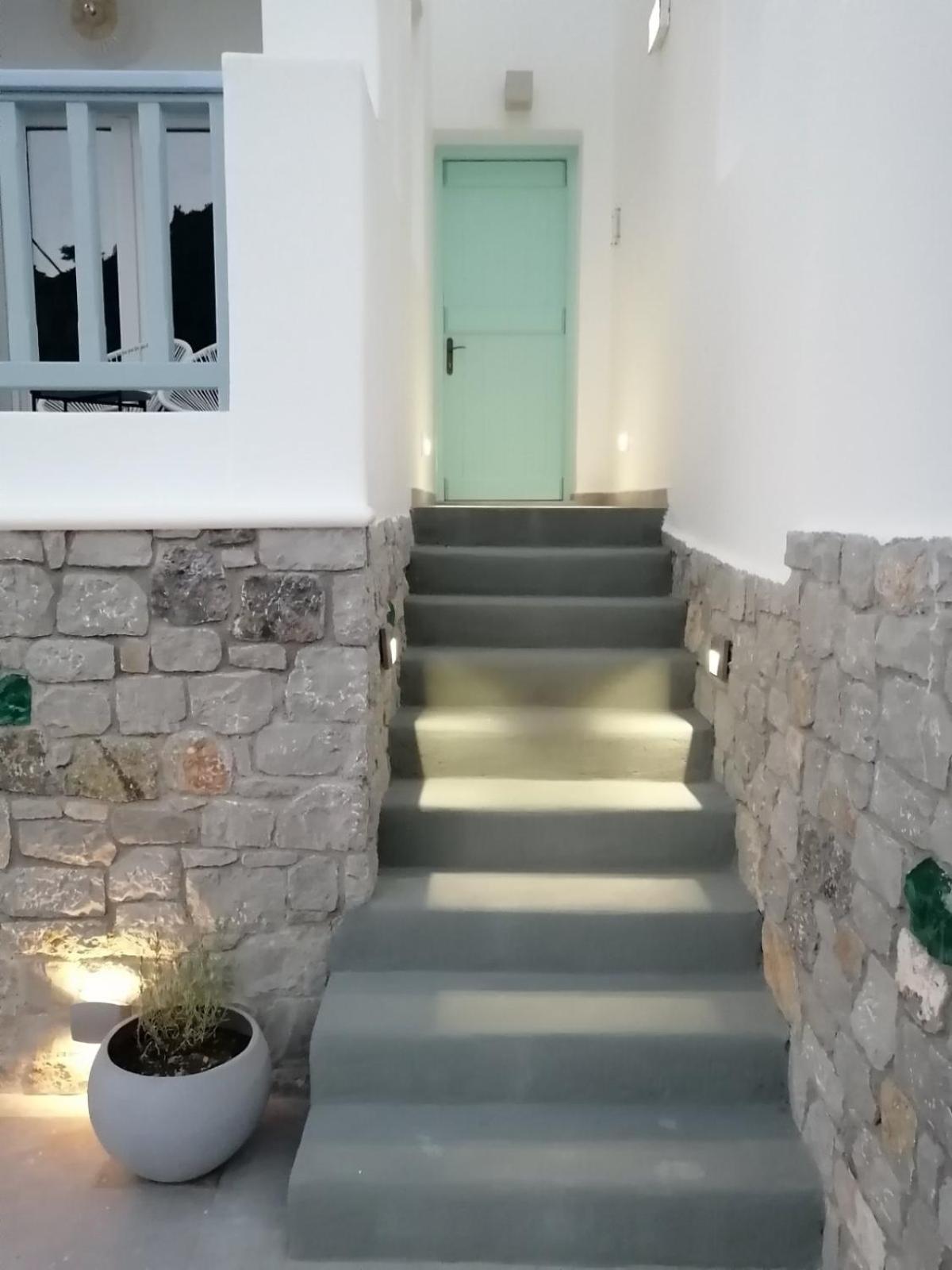 Enilion Luxury Suites 키라파나기아 외부 사진