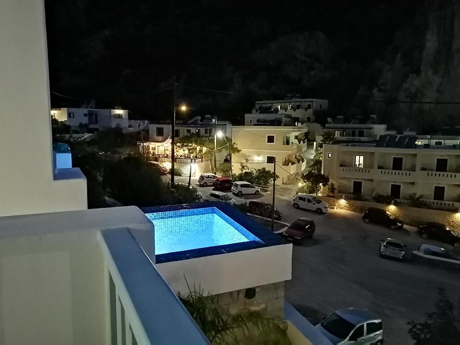 Enilion Luxury Suites 키라파나기아 외부 사진