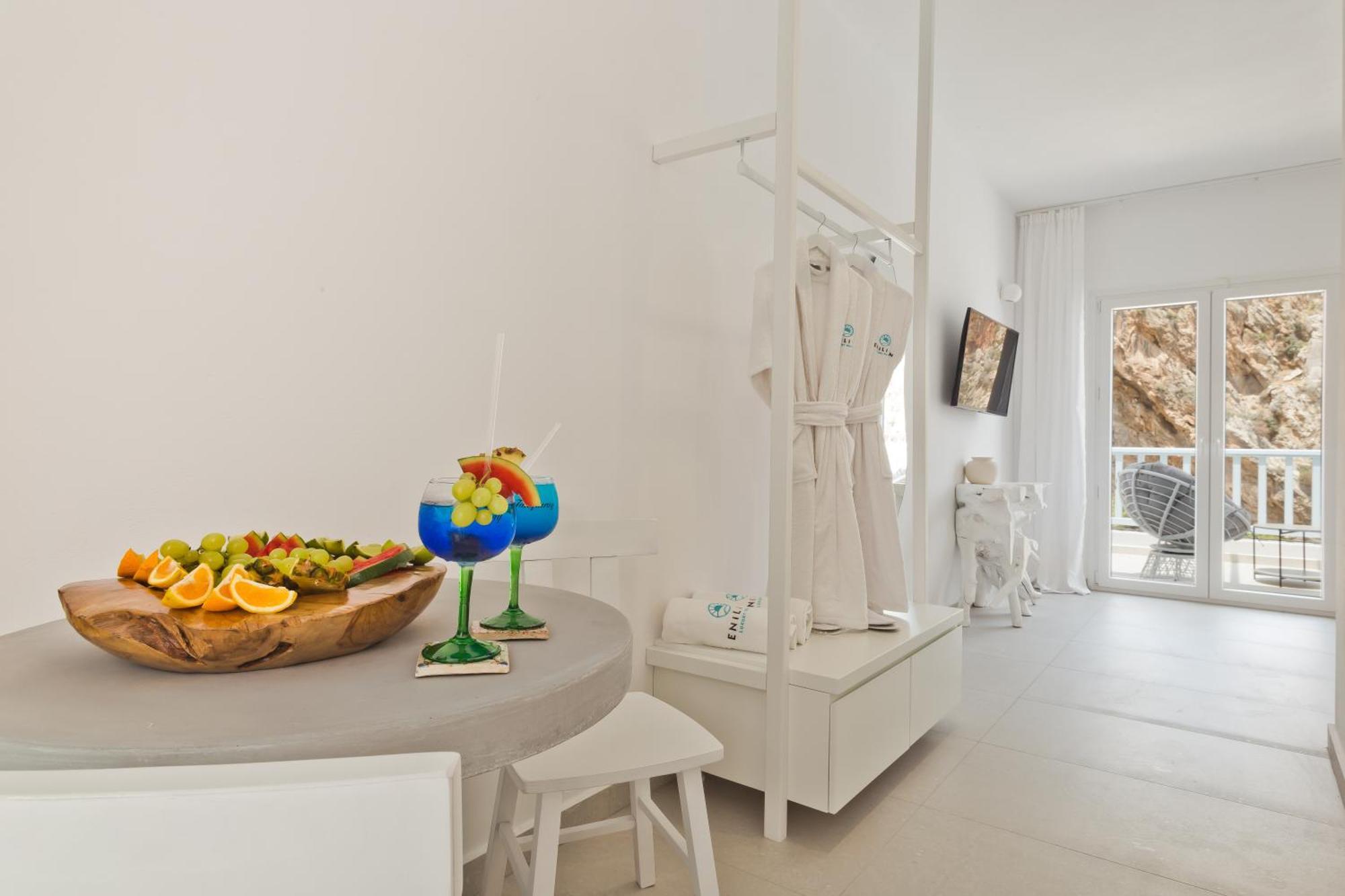 Enilion Luxury Suites 키라파나기아 외부 사진