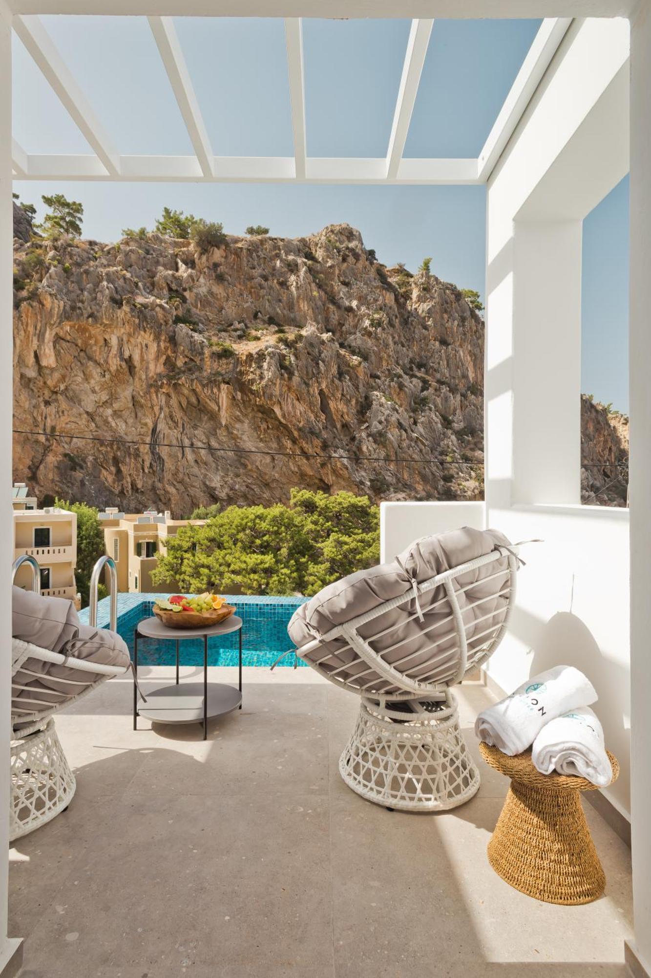 Enilion Luxury Suites 키라파나기아 외부 사진
