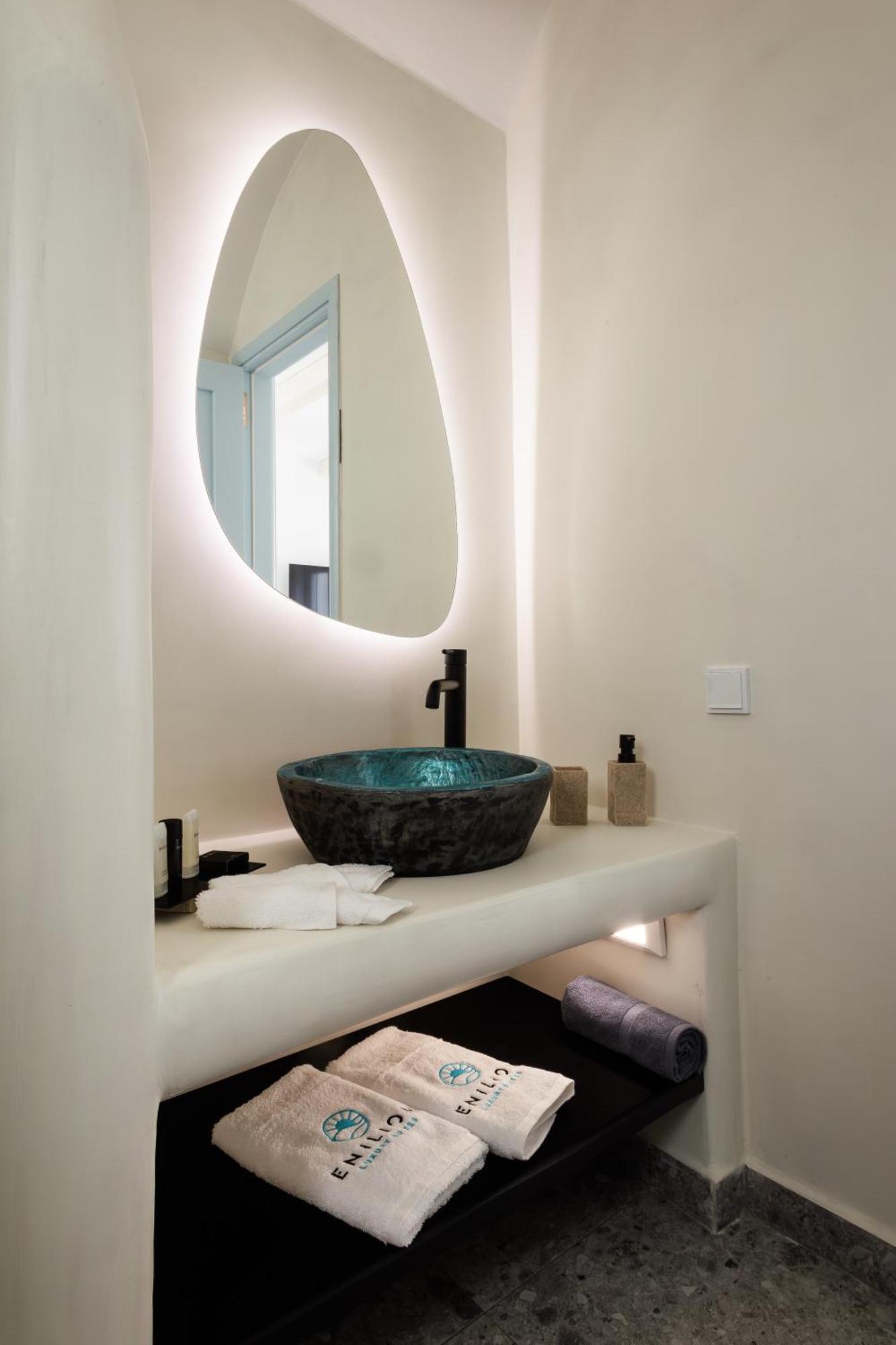 Enilion Luxury Suites 키라파나기아 외부 사진