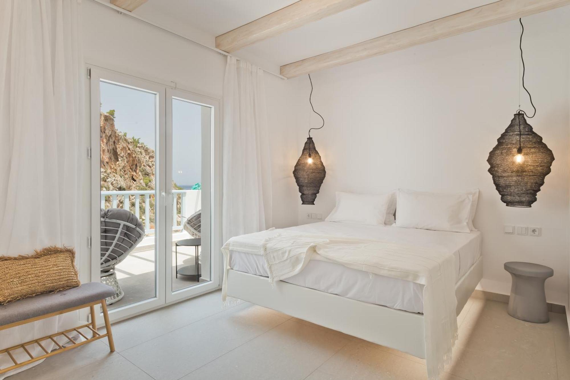 Enilion Luxury Suites 키라파나기아 외부 사진