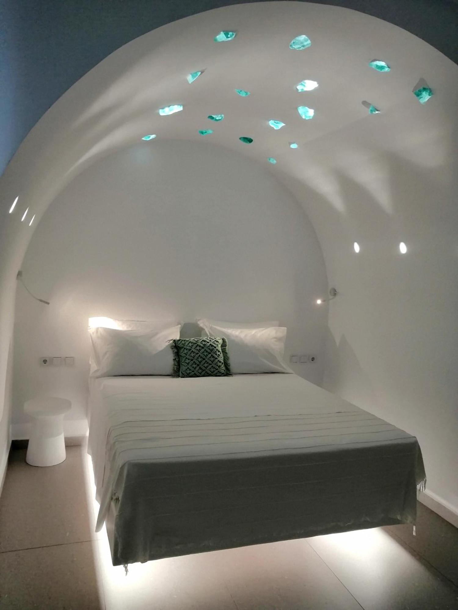 Enilion Luxury Suites 키라파나기아 외부 사진